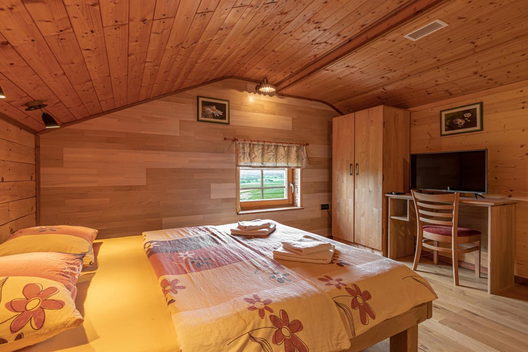 House Na Meji With Sauna - Happy Rentals Pivka Exterior foto